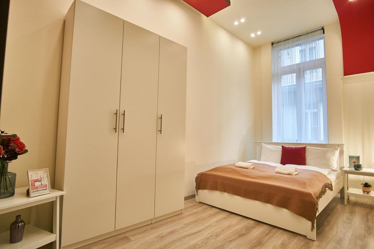 F4 Design Apartment- Будапеща Екстериор снимка