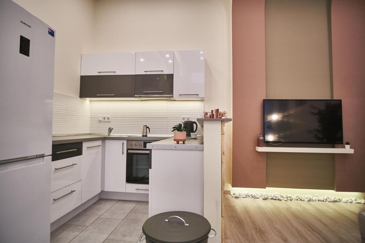F4 Design Apartment- Будапеща Екстериор снимка