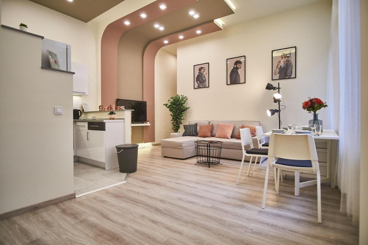 F4 Design Apartment- Будапеща Екстериор снимка